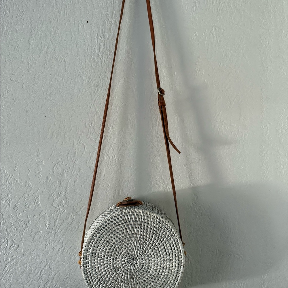 Round Woven White and Tan Crossbody Bag